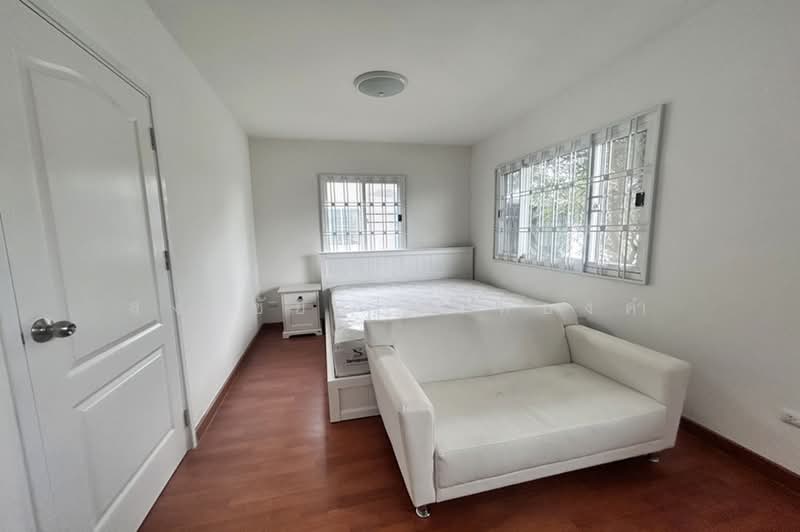 Lalin Town Lanceo CRIB Teparak - Tamru, Samut Prakan, 97/1 Soi Rattana Chok 6, Bangphli Yai, Bang Plee, Samut Prakan, 3 Bedrooms, 140 sqm, Semi-Detached House (Twin House) For Sale, by สง่าชัย ไทรทองคำ, 500484830 - DDproperty.com