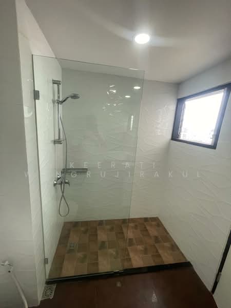 Regent on the Park 1, Bangkok, Soi Sukhumvit 26, Khong Tan, Khlong Toei, Bangkok, 3 Bedrooms, 250 sqm, Condo For Rent, by Keerati Wangrujirakul, 500484876 - DDproperty.com