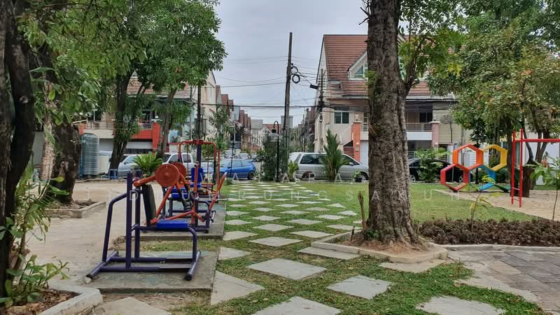 Merit Place Ladprao 87, Bangkok, Soi Ladprao 87, Wang Thonglang, Bangkok, 3 Bedrooms, 72 sqm, Townhouse For Sale, by Walapa Jidbumrungsakun, 500484994 - DDproperty.com