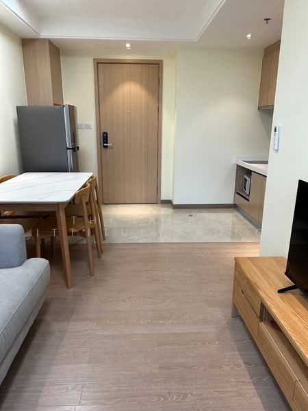 Regal Sathon-Naradhiwas, Bangkok, Naradhiwas Rajanagarindra Road, Thung Maha Mek, Sathon, Bangkok, 1 Bedroom, 35 sqm, Condo For Rent, by Thananith Ittitulyapong, 500485003 - DDproperty.com