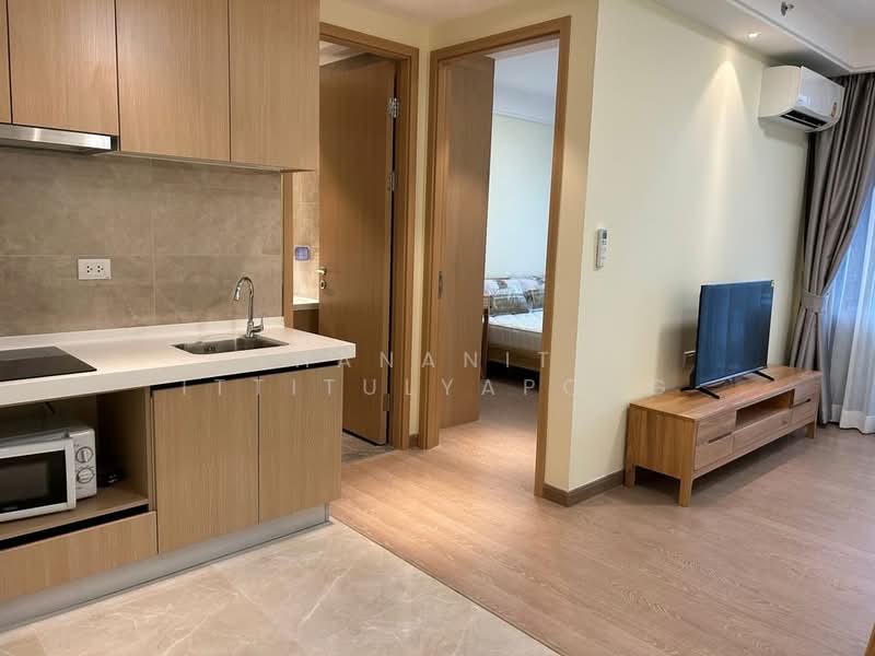 Regal Sathon-Naradhiwas, Bangkok, Naradhiwas Rajanagarindra Road, Thung Maha Mek, Sathon, Bangkok, 1 Bedroom, 35 sqm, Condo For Rent, by Thananith Ittitulyapong, 500485003 - DDproperty.com