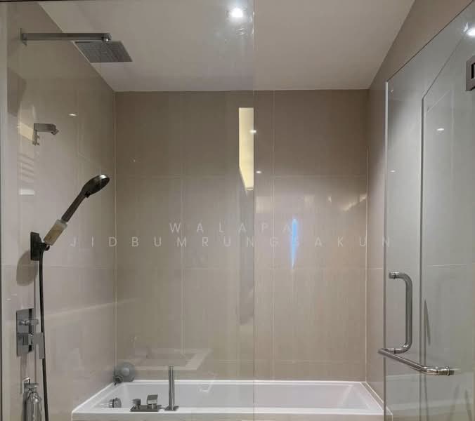 H Sukhumvit 43, Bangkok, 28 Sukhumvit 34 Road, Khlong Tan Nua, Watthana, Bangkok, 1 Bedroom, 43 sqm, Condo For Sale, by Walapa Jidbumrungsakun, 500485016 - DDproperty.com