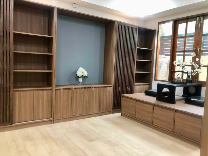 For Sale / For Rent | Renovated Modern Chinese Townhouse | Ratchada 18(SPSMG155), Bangkok, รัชดา 18, Huai Khwang, Bangkok, 3 Bedrooms, 180 sqm, Townhouse For Rent, by Khun Ming, 500485043 - DDproperty.com