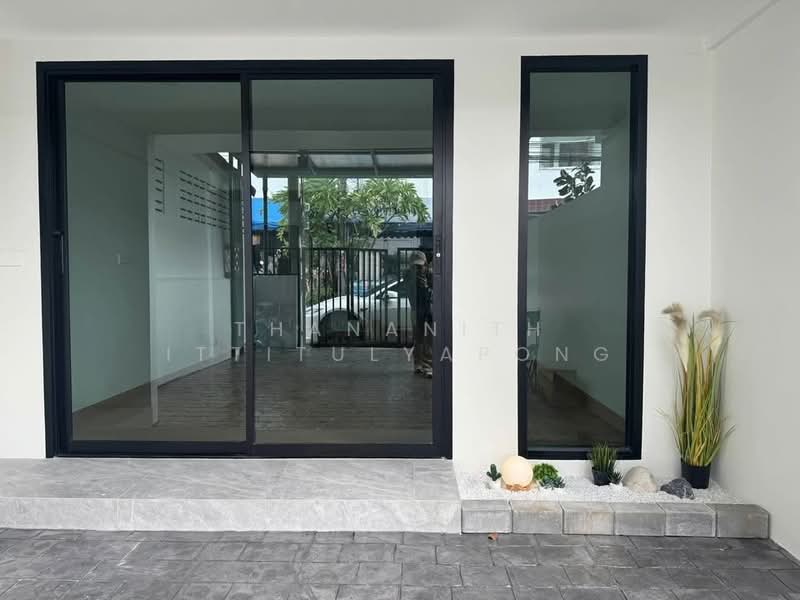3-BR Townhouse, Bangkok, Lat Phrao, Bangkok, 3 Bedrooms, 204 sqm, Townhouse For Sale, by Thananith Ittitulyapong, 500485066 - DDproperty.com