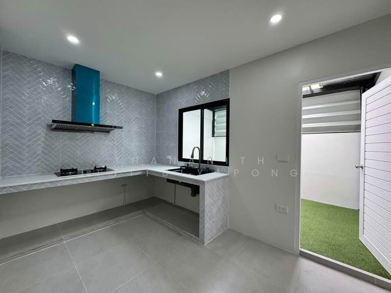 3-BR Townhouse, Bangkok, Lat Phrao, Bangkok, 3 Bedrooms, 204 sqm, Townhouse For Sale, by Thananith Ittitulyapong, 500485066 - DDproperty.com