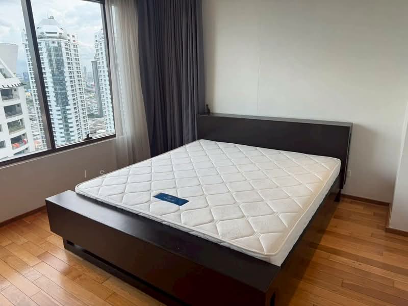 The Emporio Place, Bangkok, 93 Soi Sukhumvit 24, Sukhumvit Road, Khong Tan, Khlong Toei, Bangkok, 1 Bedroom, 47 sqm, Condo For Rent, by Isika Tonkham, 500485085 - DDproperty.com