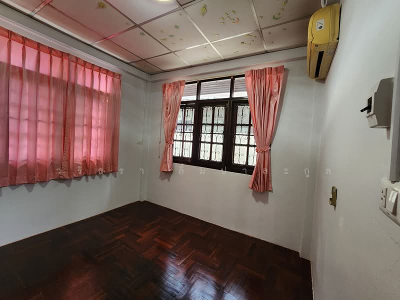 ซอยกรุงเทพ-นนทบุรี 13 (ใกล้แยกติวานนท์ นนทบุรี), Nonthaburi, Talat Kwan, Muang Nonthaburi, Nonthaburi, 3 Bedrooms, 110 sqm, Single Detached House For Rent, by วริธรา ลิ้มปาละกูล, 500485175 - DDproperty.com