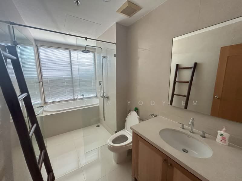 The Emporio Place, Bangkok, 93 Soi Sukhumvit 24, Sukhumvit Road, Khong Tan, Khlong Toei, Bangkok, 1 Bedroom, 65 sqm, Condo For Sale, by Suchada Yodyiem, 500485177 - DDproperty.com