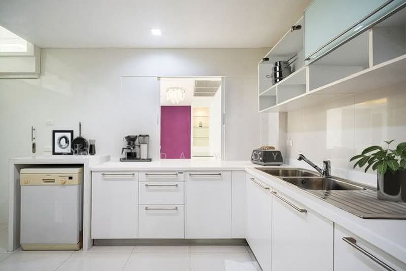 Sukhumvit City Resort : สุขุมวิท ซิตี้ รีสอร์ท, กรุงเทพ, 51 ซอยสุขุมวิท 11, คลองเตยเหนือ, วัฒนา, กรุงเทพ, 357 ตร.ม., คอนโด ขาย, โดย Suchada Yodyiem, 500485195 - DDproperty.com