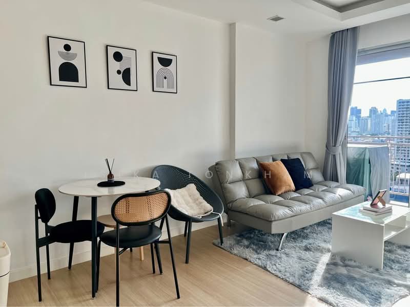 Thru Thonglor, Bangkok, Petchaburi Road, Bang Kapi, Huai Khwang, Bangkok, 1 Bedroom, 37 sqm, Condo For Rent, by Isika Tonkham, 500485227 - DDproperty.com
