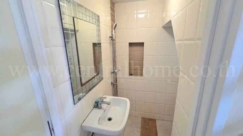 Golden Town Rattanathibet – Bang Phlu BTS Station, Nonthaburi, Bang Kruai-Sai Noi Road, Bang Rak Yai, Bang Bua Thong, Nonthaburi, 4 Bedrooms, 110 sqm, Townhouse For Sale, by คุณ ชลิตพล ( พล ), 500485232 - DDproperty.com