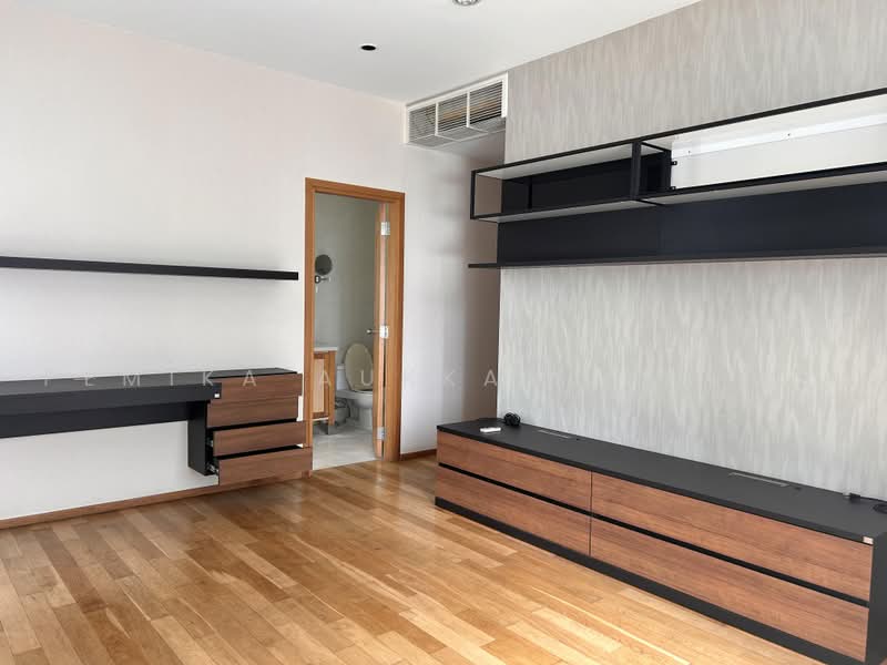The Emporio Place, Bangkok, 93 Soi Sukhumvit 24, Sukhumvit Road, Khong Tan, Khlong Toei, Bangkok, 2 Bedrooms, 101 sqm, Condo For Sale, by Pemika Aukkaraleekul, 500485265 - DDproperty.com