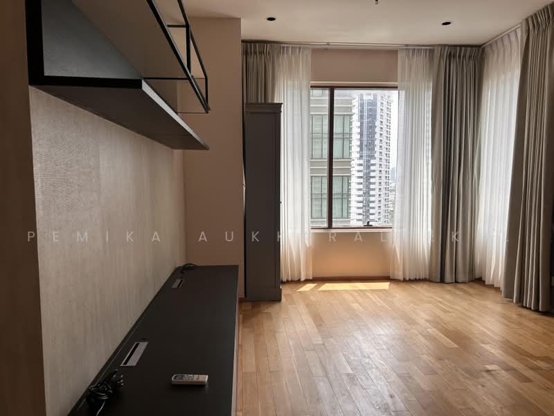 The Emporio Place, Bangkok, 93 Soi Sukhumvit 24, Sukhumvit Road, Khong Tan, Khlong Toei, Bangkok, 2 Bedrooms, 101 sqm, Condo For Sale, by Pemika Aukkaraleekul, 500485265 - DDproperty.com