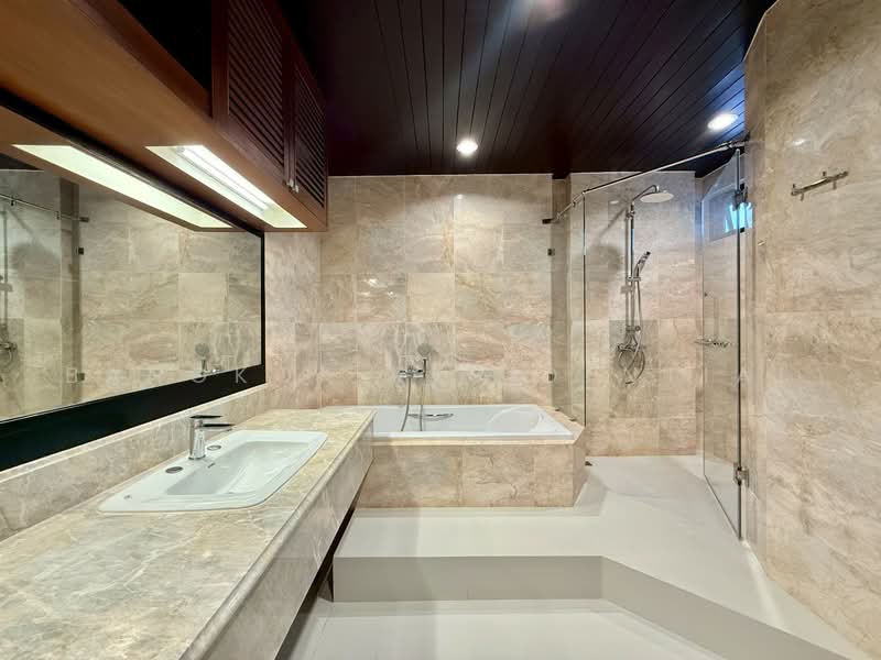 The Residence 26, Bangkok, ซอยสุขุมวิท 26 ถนนสุขุมวิท แขวงคลองตัน เขตคลองเตย กทม., Khong Tan, Khlong Toei, Bangkok, 3 Bedrooms, 350 sqm, Condo For Rent, by Bangkok Residential, 500485282 - DDproperty.com