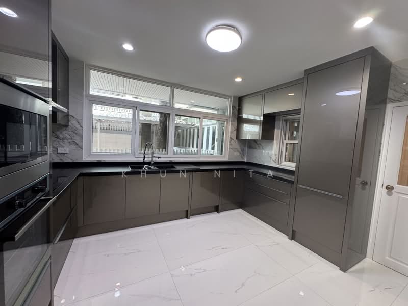 House / Phaholyothin, Bangkok, Phaya Thai, Bangkok, 4 Bedrooms, 500 sqm, Single Detached House For Rent, by Khun Nita, 500485467 - DDproperty.com