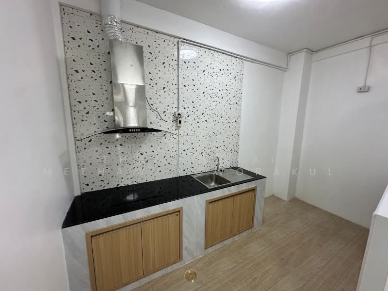 2-BR Townhouse, Bangkok, Arun Amarin, Bangkok Noi, Bangkok, 2 Bedrooms, 76 sqm, Townhouse For Sale, by Thawatchai Methawongworakul, 500485480 - DDproperty.com