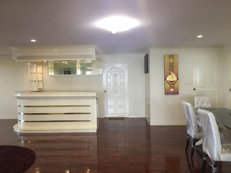 Oriental Towers, Bangkok, 25 Soi Ekkamai 12, Ekkamai Road, Khlong Tan Nua, Watthana, Bangkok, 4 Bedrooms, 452 sqm, Condo For Rent, by Natrinee Aphirachatanon, 500485487 - DDproperty.com