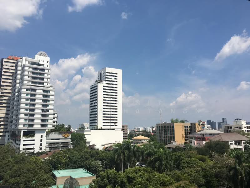Oriental Towers, Bangkok, 25 Soi Ekkamai 12, Ekkamai Road, Khlong Tan Nua, Watthana, Bangkok, 4 Bedrooms, 452 sqm, Condo For Rent, by Natrinee Aphirachatanon, 500485487 - DDproperty.com