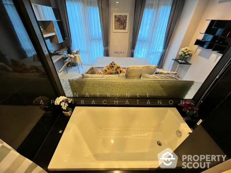 Rhythm Sukhumvit 36-38, Bangkok, 55 Soi Sukhumvit 36, Sukhumvit Road, Phra Kanong, Khlong Toei, Bangkok, 1 Bedroom, 50 sqm, Condo For Rent, by Natrinee Aphirachatanon, 500485562 - DDproperty.com