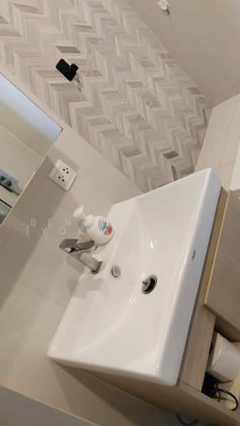 Oka Haus Sukhumvit 36, Bangkok, 3399 Rama 4 Road, Khong Tan, Khlong Toei, Bangkok, 1 Bedroom, 36 sqm, Condo For Rent, by Bencharong (Yok) Treerat-a-na-wat, 500485576 - DDproperty.com