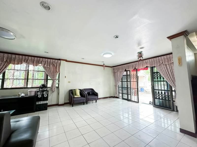 4-BR House, Bangkok, Bang Waek, Phasi Charoen, Bangkok, 4 Bedrooms, 270 sqm, Single Detached House For Sale, by Pemika Aukkaraleekul, 500485584 - DDproperty.com