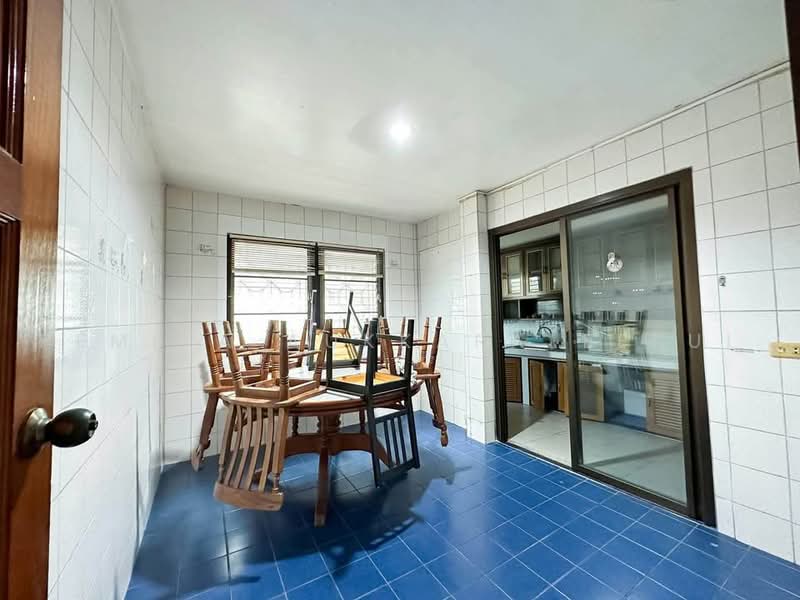 4-BR House, Bangkok, Bang Waek, Phasi Charoen, Bangkok, 4 Bedrooms, 270 sqm, Single Detached House For Sale, by Pemika Aukkaraleekul, 500485584 - DDproperty.com