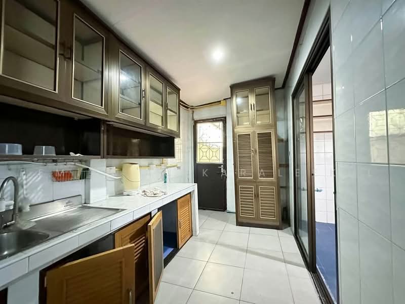 4-BR House, Bangkok, Bang Waek, Phasi Charoen, Bangkok, 4 Bedrooms, 270 sqm, Single Detached House For Sale, by Pemika Aukkaraleekul, 500485584 - DDproperty.com