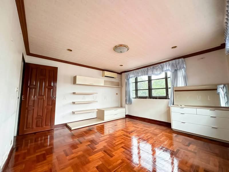 4-BR House, Bangkok, Bang Waek, Phasi Charoen, Bangkok, 4 Bedrooms, 270 sqm, Single Detached House For Sale, by Pemika Aukkaraleekul, 500485584 - DDproperty.com