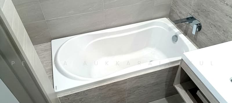 Reference Ekkamai, Bangkok, 65 Sukhumvit Road, Khlong Tan Nua, Watthana, Bangkok, 1 Bedroom, 35 sqm, Condo For Sale, by Pemika Aukkaraleekul, 500485598 - DDproperty.com