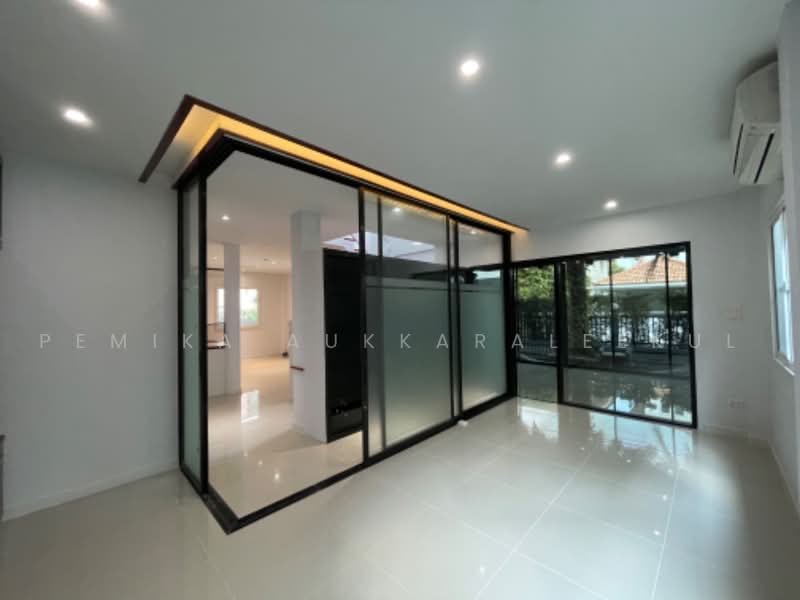 บ้าน 3-ห้องนอน, กรุงเทพ, ลาดพร้าว, กรุงเทพ, 180 ตร.ม., บ้านเดี่ยว ขาย, โดย Pemika Aukkaraleekul, 500485647 - DDproperty.com