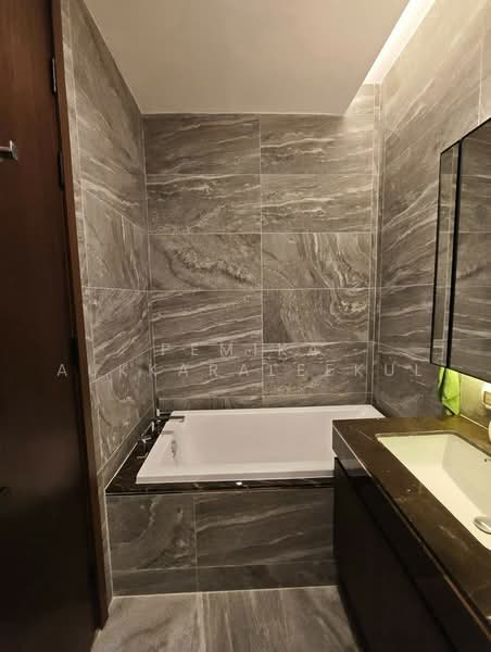 The Esse Sukhumvit 36, Bangkok, Soi Sukhumvit 36, Sukhumvit Road, Phra Kanong, Khlong Toei, Bangkok, 1 Bedroom, 43 sqm, Condo For Sale, by Pemika Aukkaraleekul, 500485758 - DDproperty.com