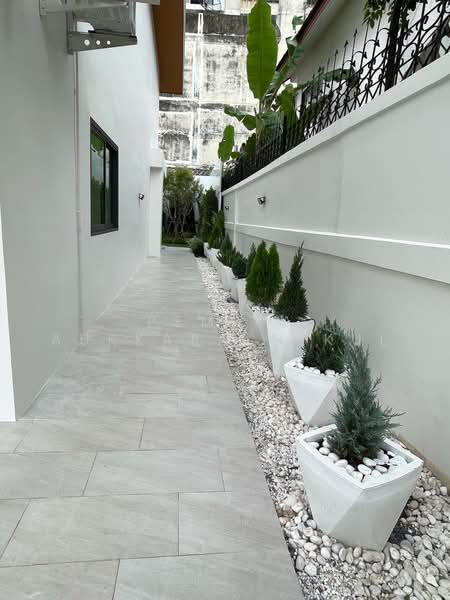 undefined, Bangkok, Lat Phrao, Bangkok, 4 Bedrooms, 320 sqm, Single Detached House For Sale, by Pemika Aukkaraleekul, 500485840 - DDproperty.com