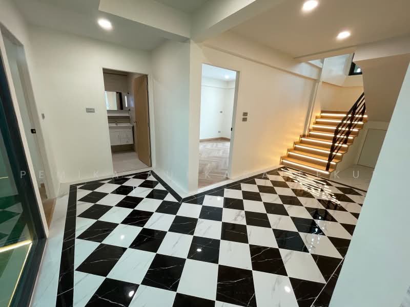 undefined, Bangkok, Lat Phrao, Bangkok, 4 Bedrooms, 320 sqm, Single Detached House For Sale, by Pemika Aukkaraleekul, 500485840 - DDproperty.com