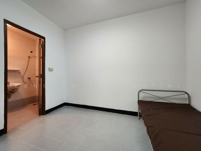 Raintree Village Apartment, Bangkok, 21 Soi Sukhumvit 41, Khlong Tan Nua, Watthana, Bangkok, 3 Bedrooms, 268 sqm, Apartment For Rent, by Bangkok Residential, 500485859 - DDproperty.com
