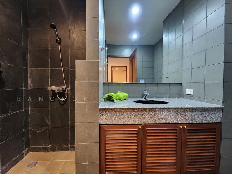 Raintree Village Apartment, Bangkok, 21 Soi Sukhumvit 41, Khlong Tan Nua, Watthana, Bangkok, 3 Bedrooms, 268 sqm, Apartment For Rent, by Bangkok Residential, 500485859 - DDproperty.com