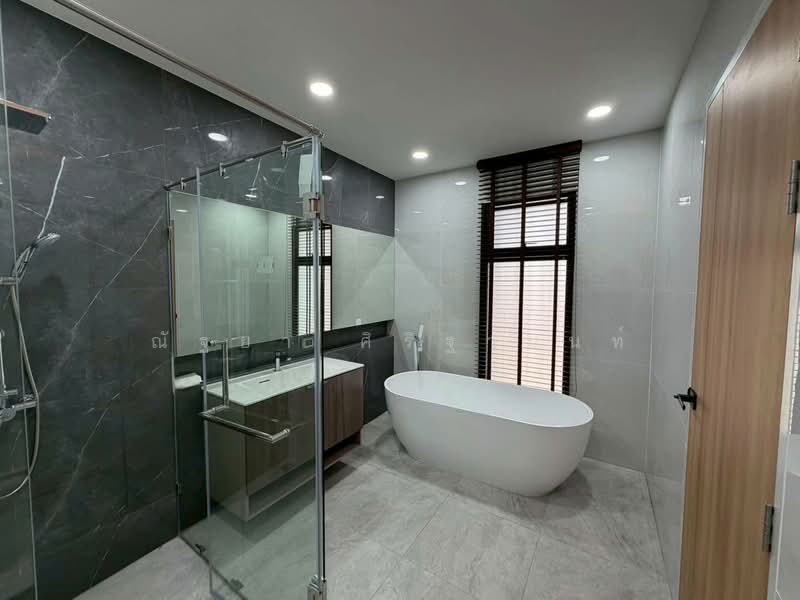 Preecha Ram 3 - Rat Phatthana, Bangkok, Saphan Sung, Bangkok, 4 Bedrooms, 453 sqm, Single Detached House For Sale, by ณัฐยา ศิริฐานนท์, 500485865 - DDproperty.com