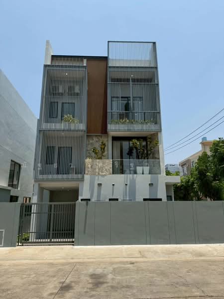 Preecha Ram 3 - Rat Phatthana, Bangkok, Saphan Sung, Bangkok, 4 Bedrooms, 453 sqm, Single Detached House For Sale, by ณัฐยา ศิริฐานนท์, 500485865 - DDproperty.com
