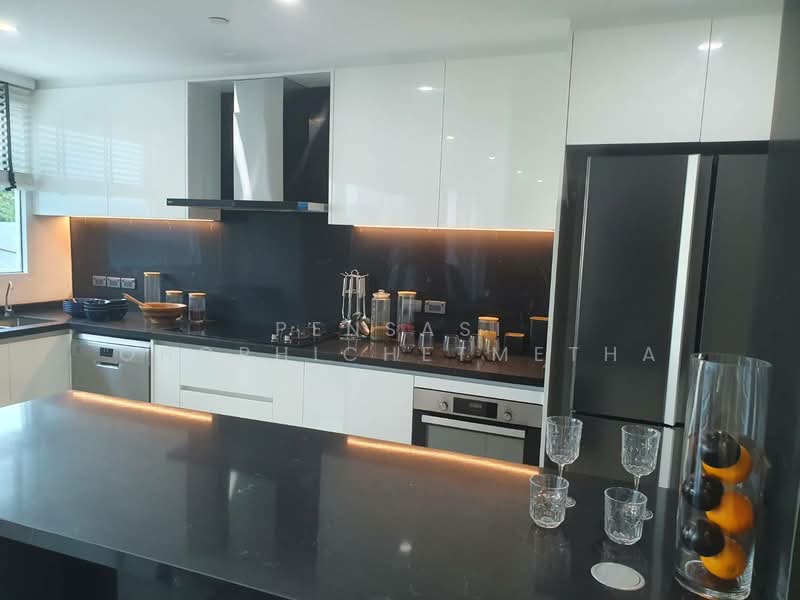 GM Residence, Bangkok, Soi Ekkamai 18, Khlong Tan Nua, Watthana, Bangkok, 3 Bedrooms, 220 sqm, Apartment For Rent, by Pensasi Ongphichetmetha, 500485944 - DDproperty.com