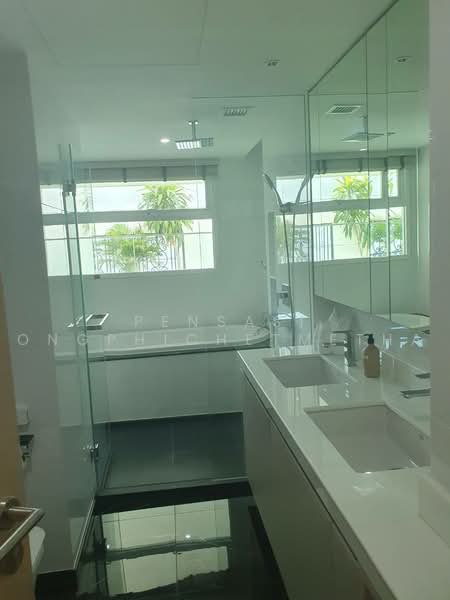 GM Residence, Bangkok, Soi Ekkamai 18, Khlong Tan Nua, Watthana, Bangkok, 3 Bedrooms, 220 sqm, Apartment For Rent, by Pensasi Ongphichetmetha, 500485944 - DDproperty.com