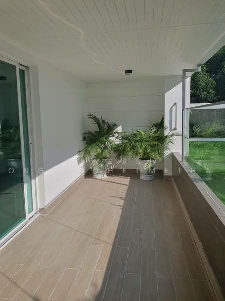 GM Residence, Bangkok, Soi Ekkamai 18, Khlong Tan Nua, Watthana, Bangkok, 3 Bedrooms, 220 sqm, Apartment For Rent, by Pensasi Ongphichetmetha, 500485944 - DDproperty.com
