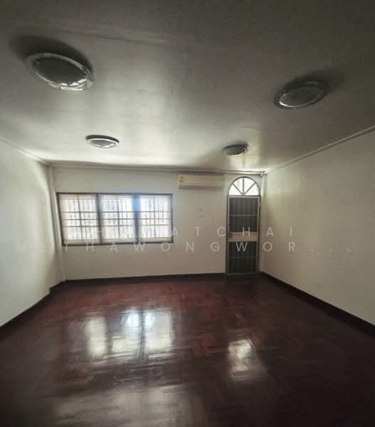 4-BR Townhouse, Bangkok, Bang Sue, Bangkok, 4 Bedrooms, 300 sqm, Townhouse For Rent, by Thawatchai Methawongworakul, 500486009 - DDproperty.com
