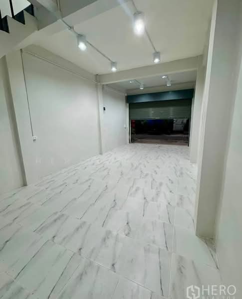 ให้เช่าตึกแถว 180 ตร.ม.ใกล้ BTS เซนต์หลุยส์ สาทร กรุงเทพ HRE01209, กรุงเทพ, ยานนาวา, สาทร, กรุงเทพ, 180 ตร.ม., ตึกแถว-อาคารพาณิชย์ ให้เช่า, โดย Hero Realtor Co., Ltd., 500486078 - DDproperty.com