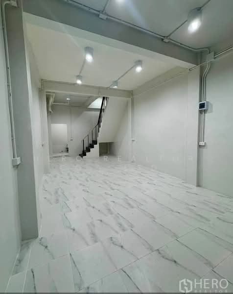 ให้เช่าตึกแถว 180 ตร.ม.ใกล้ BTS เซนต์หลุยส์ สาทร กรุงเทพ HRE01209, กรุงเทพ, ยานนาวา, สาทร, กรุงเทพ, 180 ตร.ม., ตึกแถว-อาคารพาณิชย์ ให้เช่า, โดย Hero Realtor Co., Ltd., 500486078 - DDproperty.com