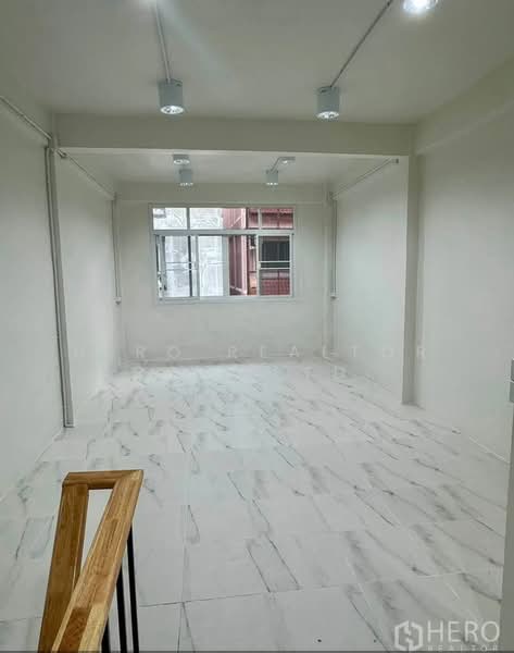 ให้เช่าตึกแถว 180 ตร.ม.ใกล้ BTS เซนต์หลุยส์ สาทร กรุงเทพ HRE01209, กรุงเทพ, ยานนาวา, สาทร, กรุงเทพ, 180 ตร.ม., ตึกแถว-อาคารพาณิชย์ ให้เช่า, โดย Hero Realtor Co., Ltd., 500486078 - DDproperty.com