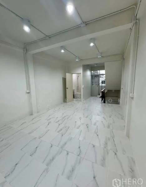 For Rent Shophouse 180 sq.m. near BTS Saint Louis Sathon, Bangkok HRE01209, Bangkok, Yan Nawa, Sathon, Bangkok, , 180 sqm, Shophouse For Rent, by Hero Realtor Co., Ltd., 500486078 - DDproperty.com