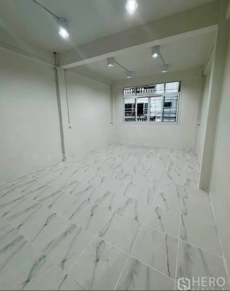 For Rent Shophouse 180 sq.m. near BTS Saint Louis Sathon, Bangkok HRE01209, Bangkok, Yan Nawa, Sathon, Bangkok, , 180 sqm, Shophouse For Rent, by Hero Realtor Co., Ltd., 500486078 - DDproperty.com