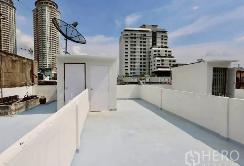 For Rent Shophouse 180 sq.m. near BTS Saint Louis Sathon, Bangkok HRE01209, Bangkok, Yan Nawa, Sathon, Bangkok, , 180 sqm, Shophouse For Rent, by Hero Realtor Co., Ltd., 500486078 - DDproperty.com