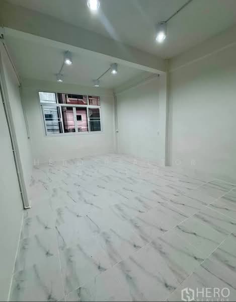 For Rent Shophouse 180 sq.m. near BTS Saint Louis Sathon, Bangkok HRE01209, Bangkok, Yan Nawa, Sathon, Bangkok, , 180 sqm, Shophouse For Rent, by Hero Realtor Co., Ltd., 500486078 - DDproperty.com