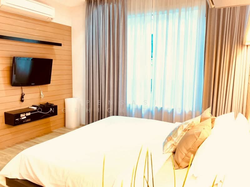 Siri At Sukhumvit, Bangkok, 902 Sukhumvit Road, Phra Kanong, Khlong Toei, Bangkok, 1 Bedroom, 52 sqm, Condo For Rent, by Pensasi Ongphichetmetha, 500486163 - DDproperty.com