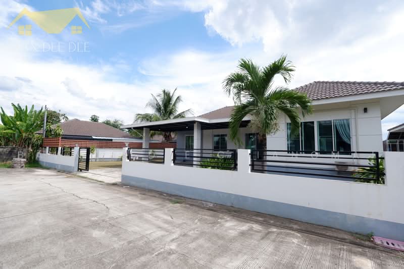 บ้านให้เช่า – ใกล้โรงเรียนนานาชาติปัญญาเด่น เพียง 10 นาที ค่าเช่า 22,000 บาท / เดือน No.14H052, เชียงใหม่, หางดง, เชียงใหม่, 200 ตร.ม., บ้านเดี่ยว ให้เช่า, โดย Baandeedee Chiangmai, 500486193 - DDproperty.com